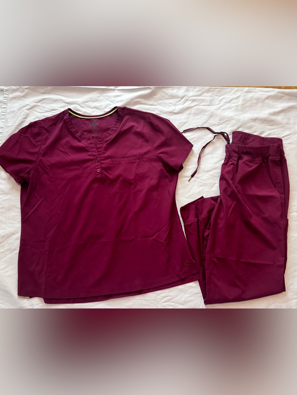 Meraki Sport Burgundy Scrub Set Top & Jogger Pants Size Large L